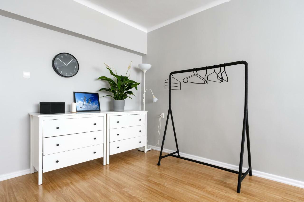 L4 Skyline Apartment Варшава Екстериор снимка